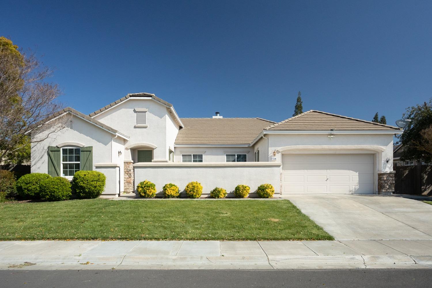 Photo of 1104 Barbara Wy in Arbuckle, CA