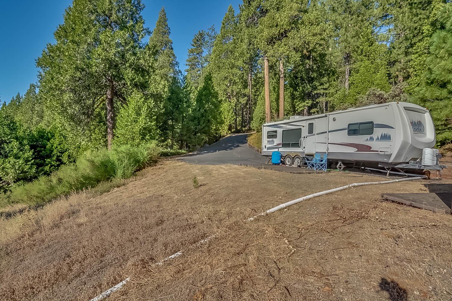 Photo of 27960 Holiday Ln in Pioneer, CA
