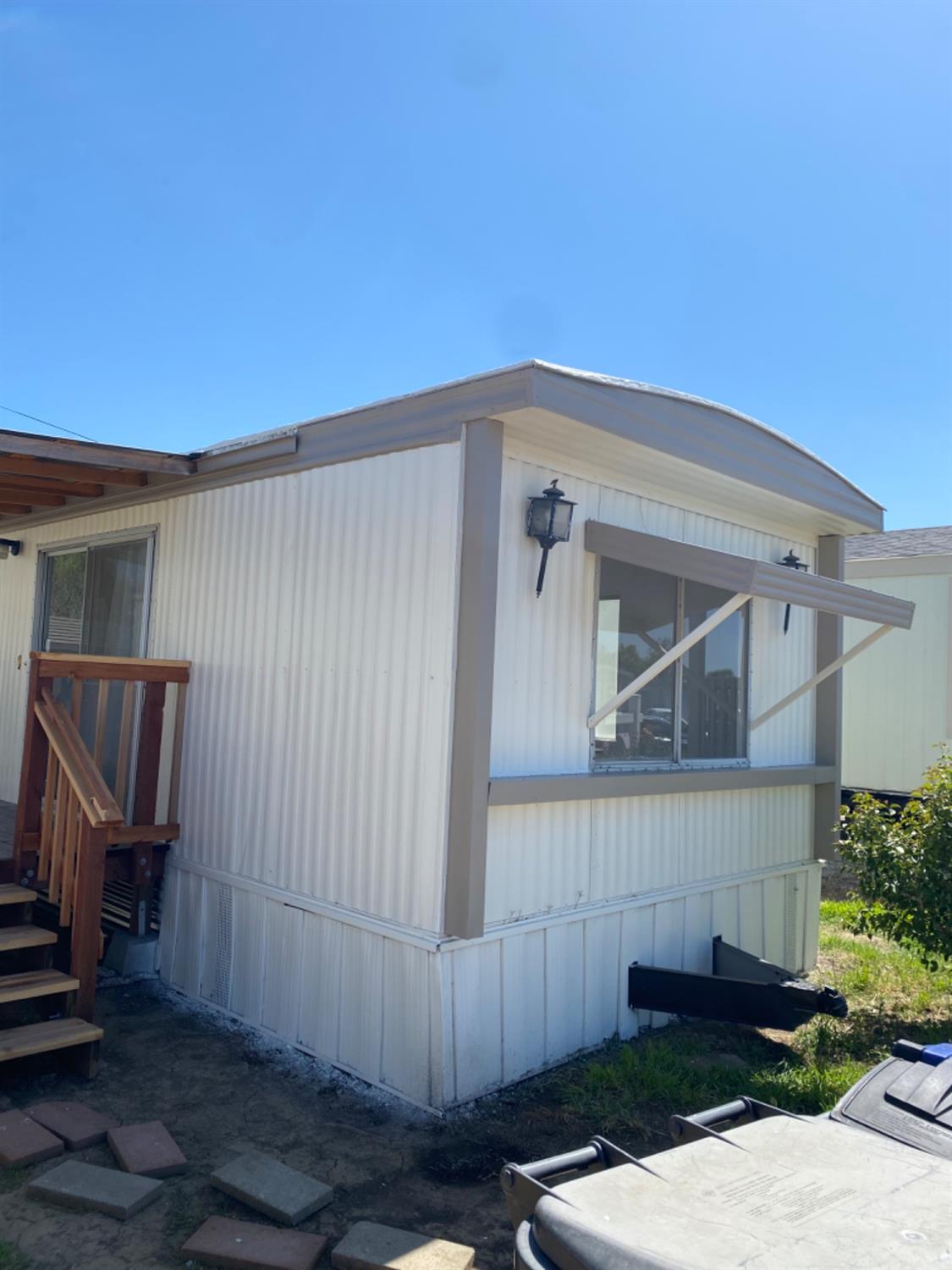 Photo of 110 Hedy Ln in Davis, CA