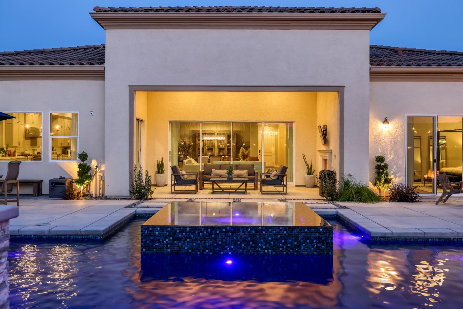 Photo of 1021 Bent Oak Ln in Rocklin, CA