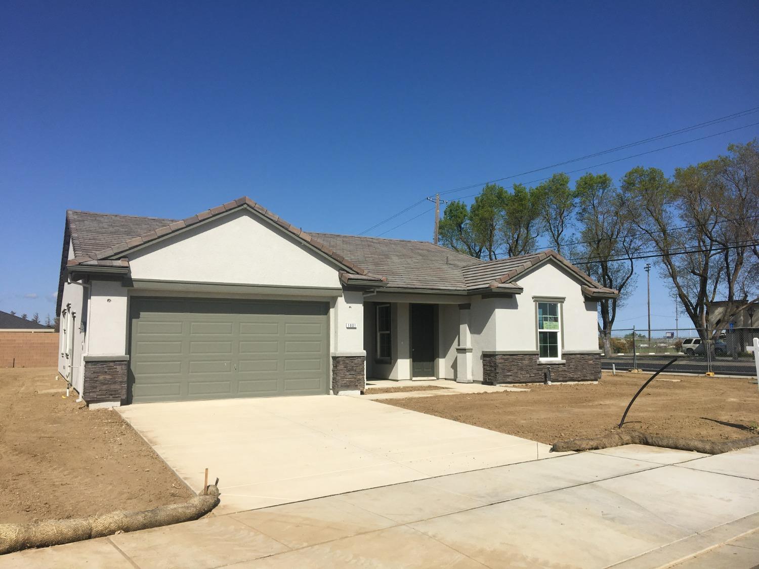 Photo of 1001 Souza Ct in Newman, CA