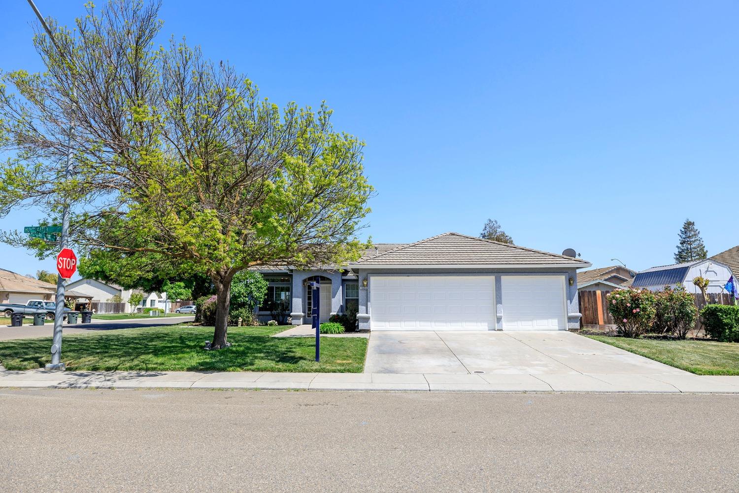 1624 Huntmaster Dr, Hughson, CA 95326 4 Beds 2 Baths (Sold