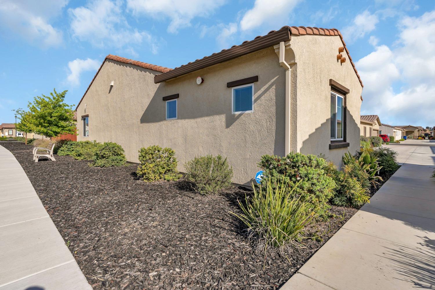 Detail Gallery Image 3 of 50 For 839 Fritz Dr, Los Banos,  CA 93635 - 2 Beds | 2 Baths