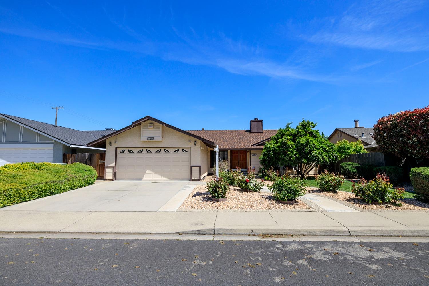Detail Gallery Image 1 of 1 For 2362 Azusa Ct, Turlock,  CA 95382 - 3 Beds | 2 Baths