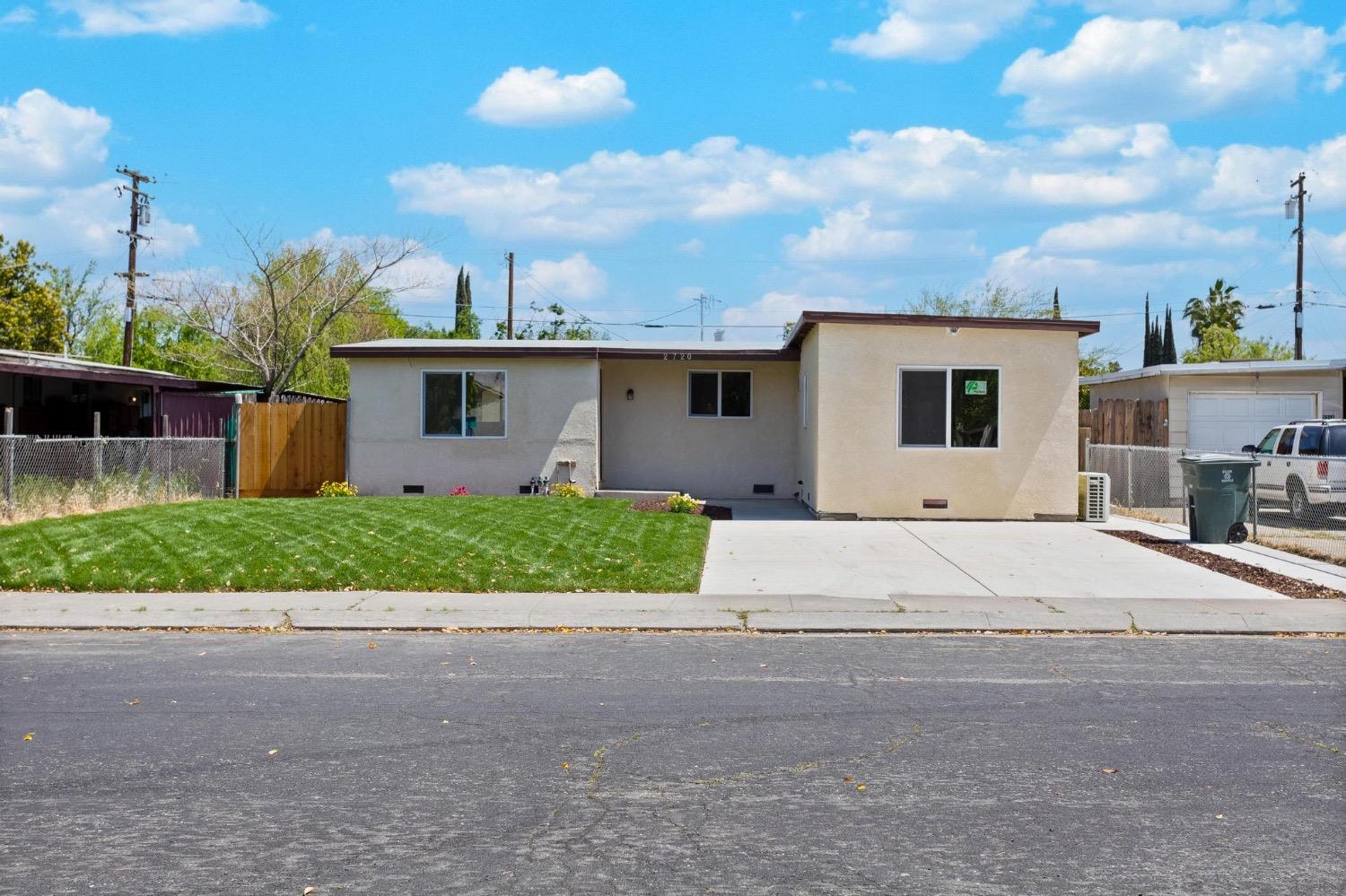 Photo of 2720 Sparks Wy in Modesto, CA