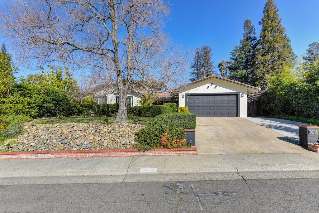 Photo of 8213 Treecrest Ave in Fair Oaks, CA
