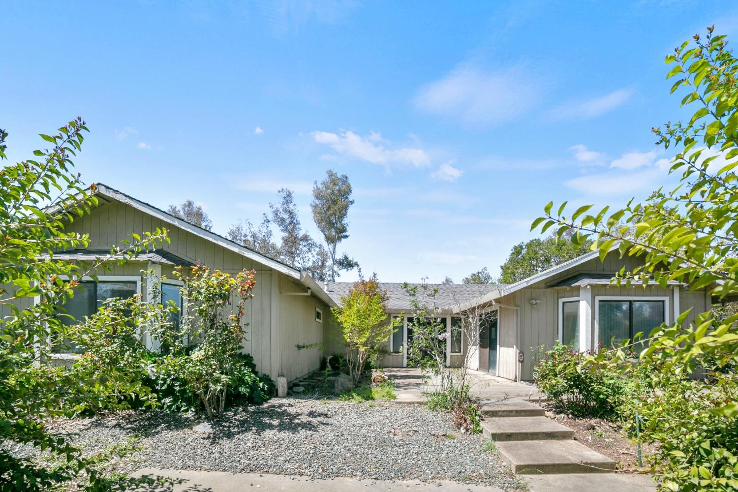 Photo of 11090 Alta Mesa Rd in Wilton, CA