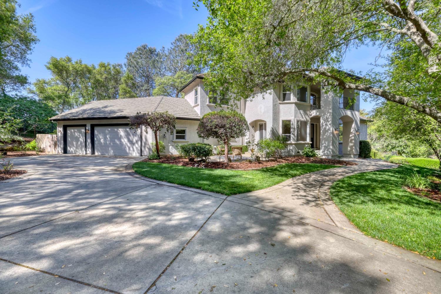 Photo of 9884 Granite View Ln in Granite Bay, CA