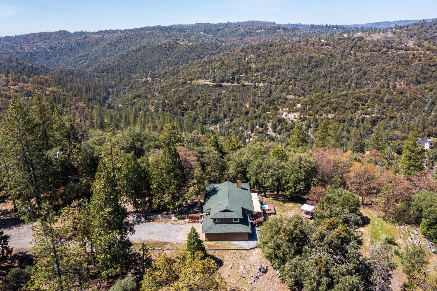 Photo of 6601 Varmet Ridge Rd in Somerset, CA
