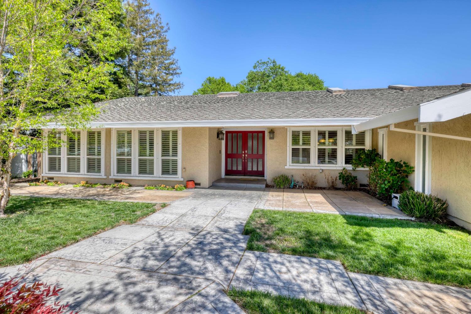 Photo of 124 Grey Canyon Dr in Folsom, CA