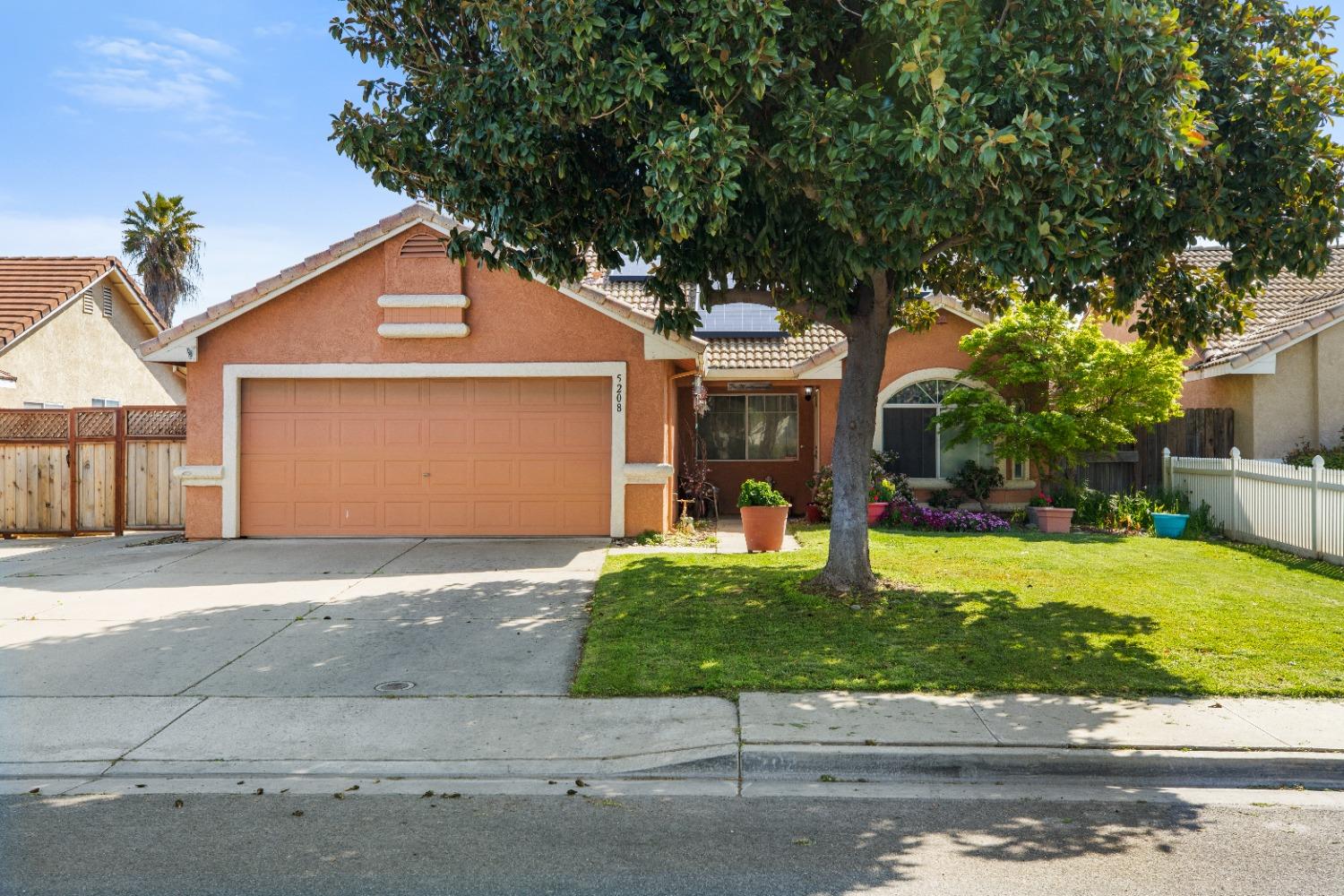 Detail Gallery Image 1 of 1 For 5208 Avante Ln, Salida,  CA 95368 - 3 Beds | 2 Baths