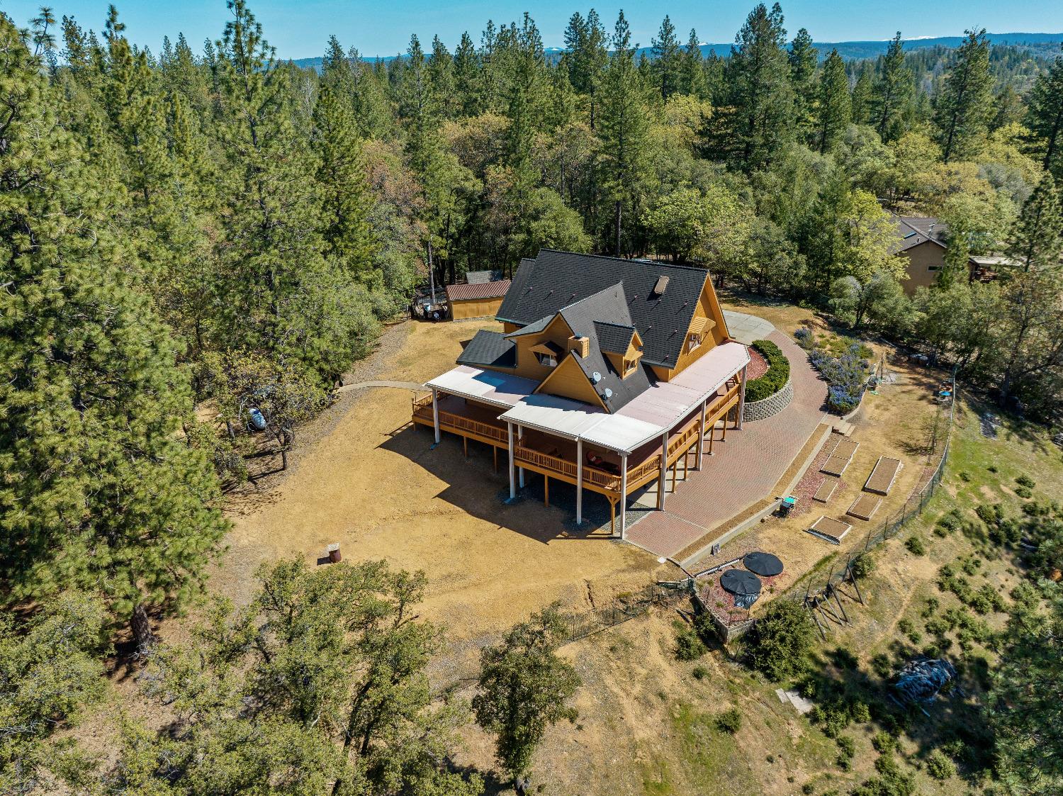 Photo of 717 Swanson Ln in Colfax, CA