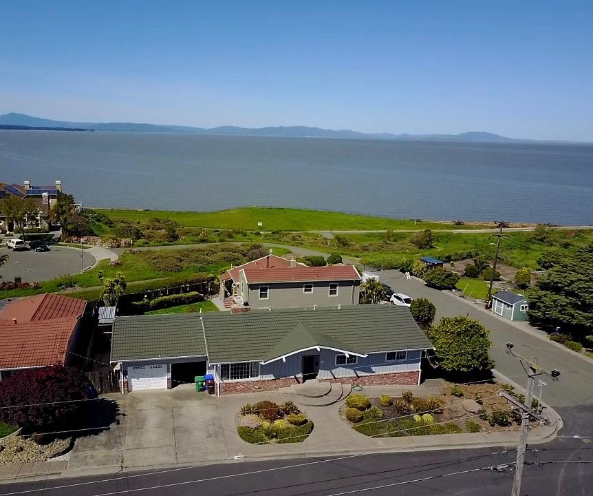 Photo of 300 Sharon Ave in Rodeo, CA