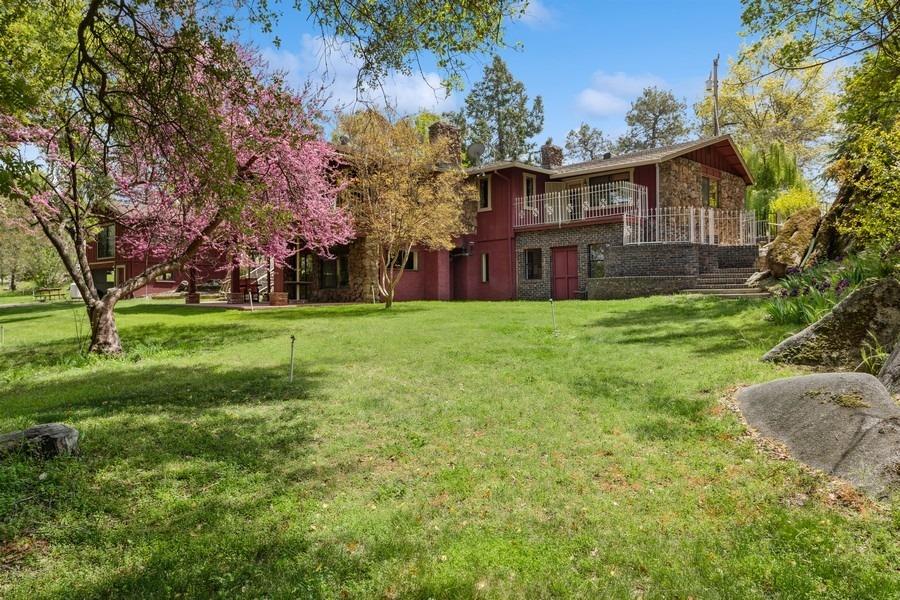 Photo of 725 Bridge Ln in Newcastle, CA