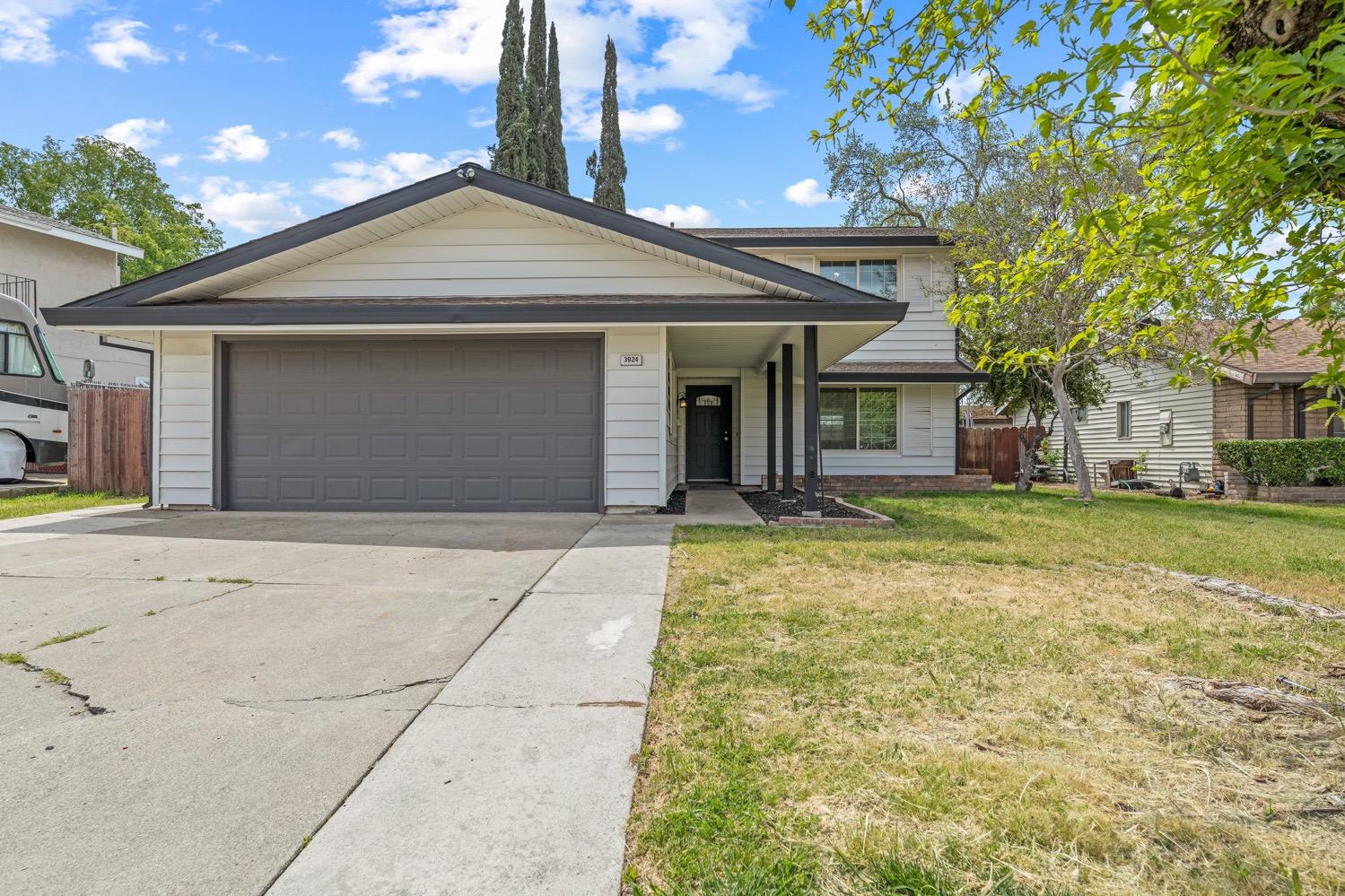 Photo of 3924 Bainbridge Dr in North Highlands, CA