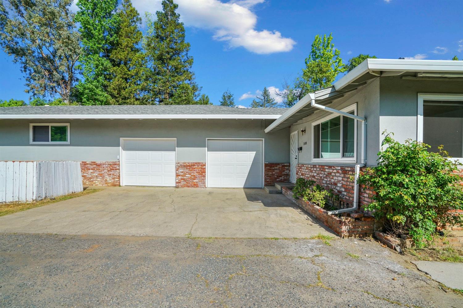 Photo of 5400 Gibbons Dr in Carmichael, CA