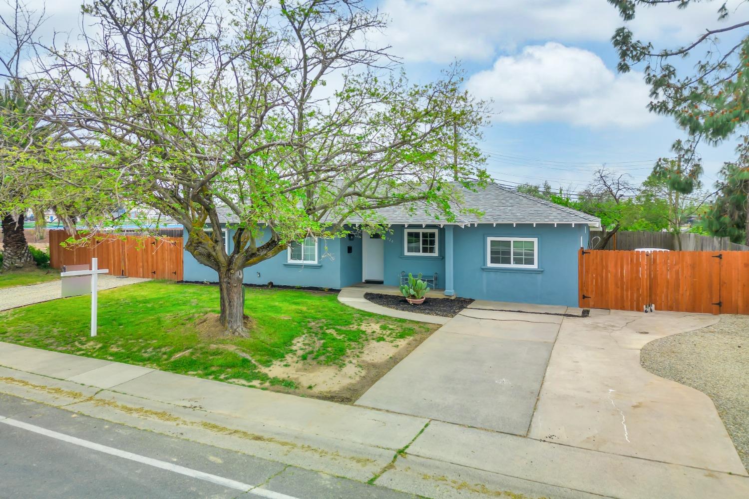 Photo of 4328 Don Julio Blvd in North Highlands, CA