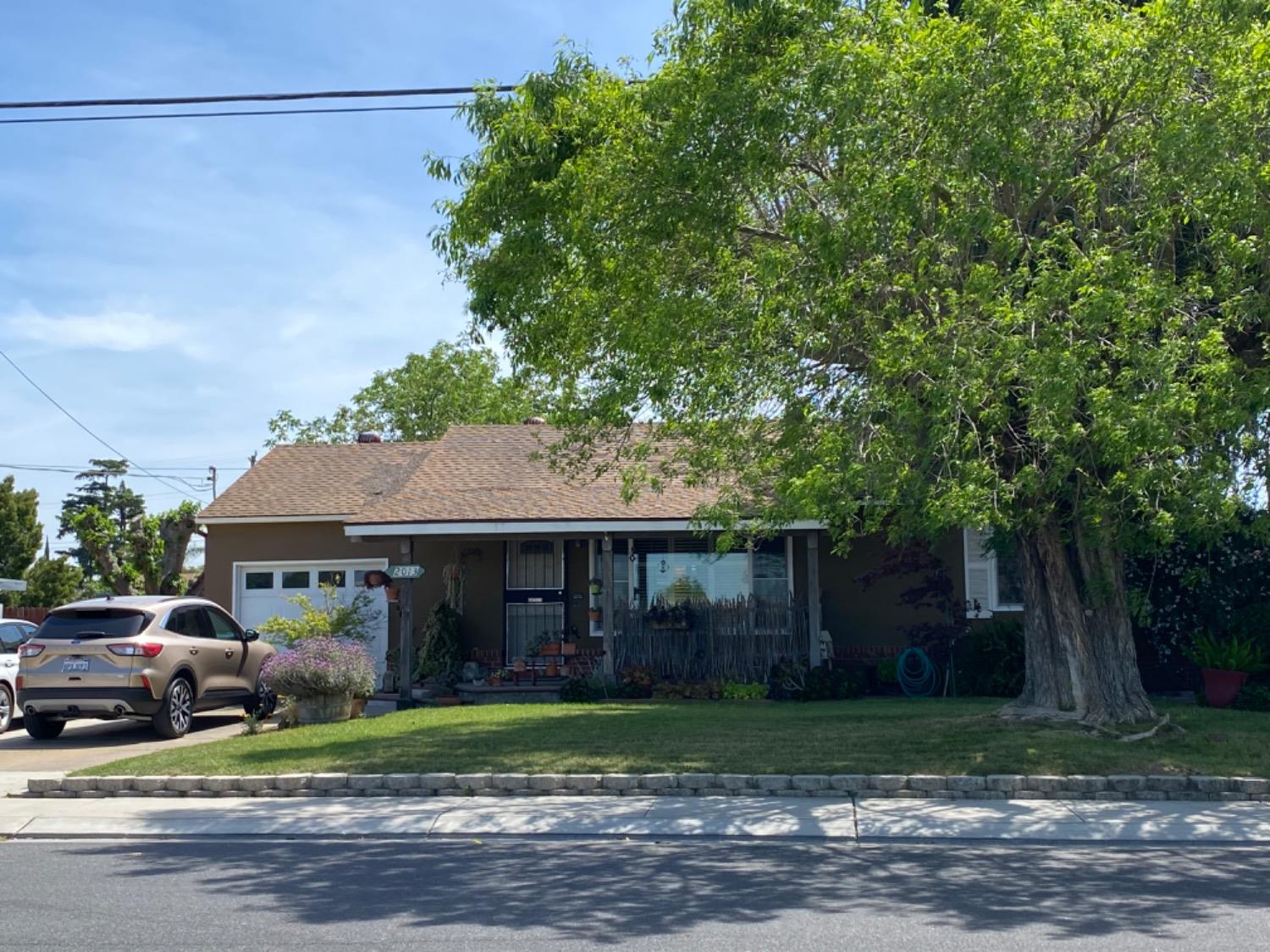 2013 Yosemite Avenue, Escalon, CA 95320