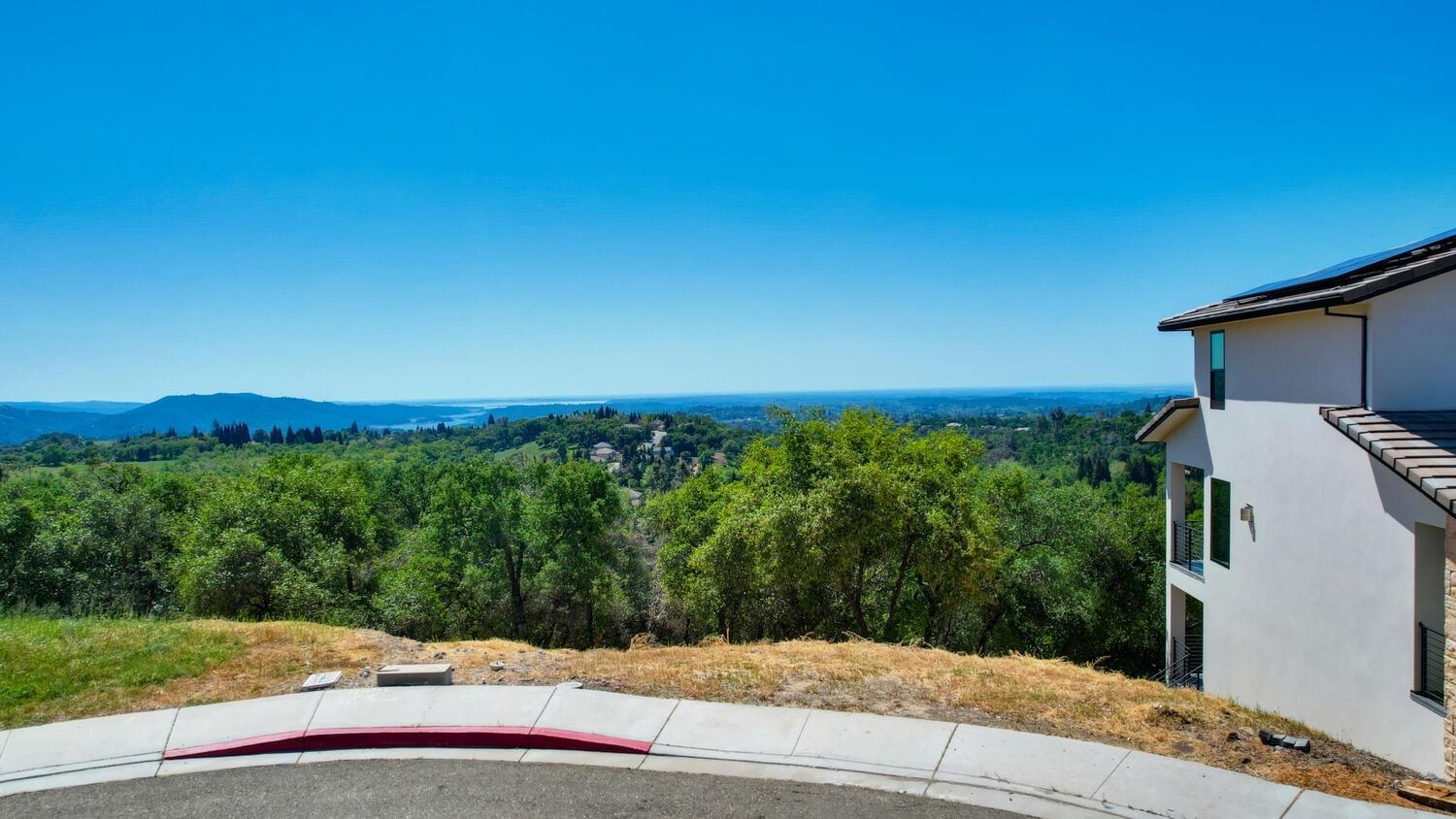 Photo of 1150 Lantern View Dr in Auburn, CA