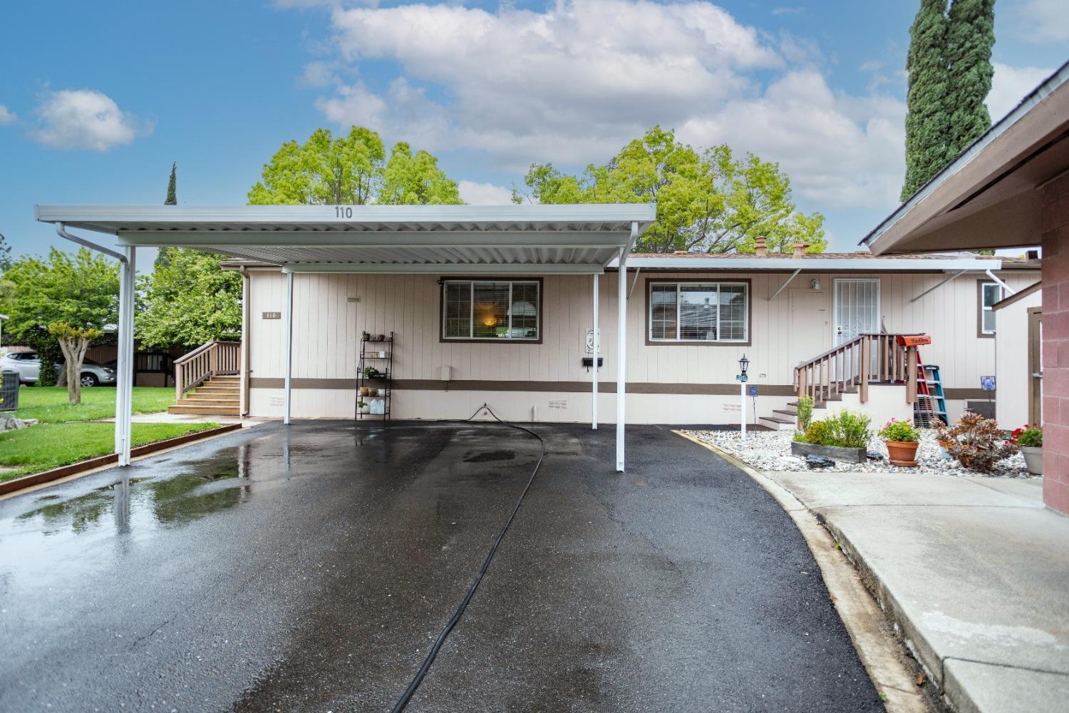 Photo of 110 Pine Ln in Folsom, CA