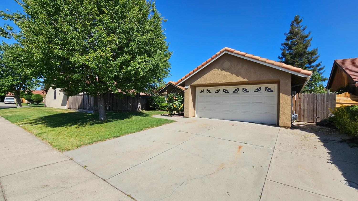 3913 Clydesdale Lane, Riverbank, CA 95367