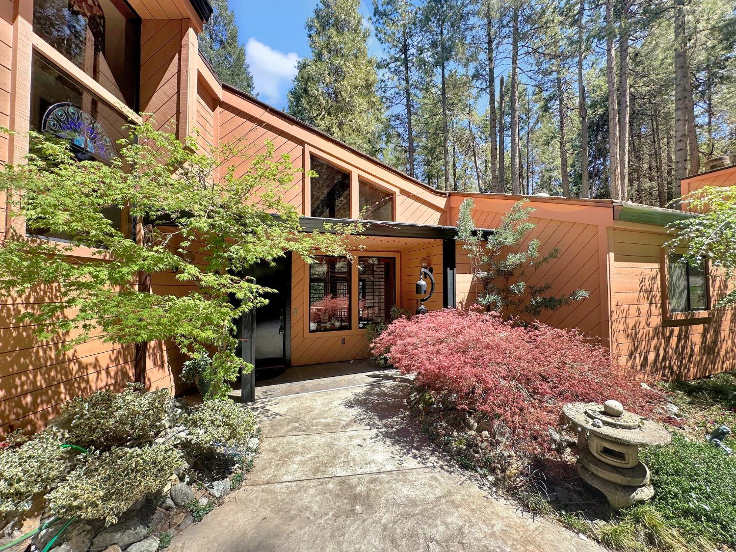 Photo of 13011 Admiral Ln in Grass Valley, CA