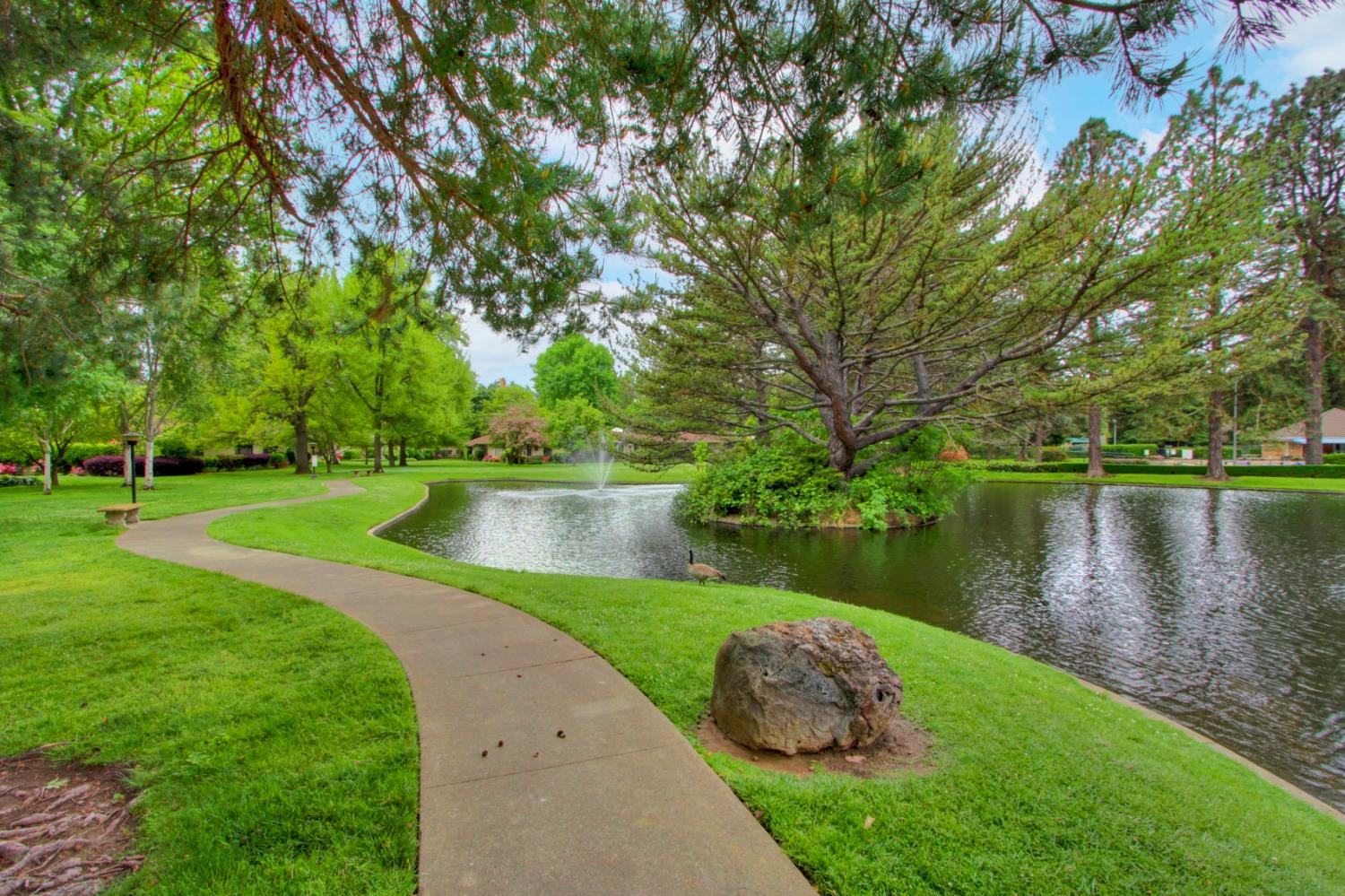 Photo of 1114 Commons Dr in Sacramento, CA