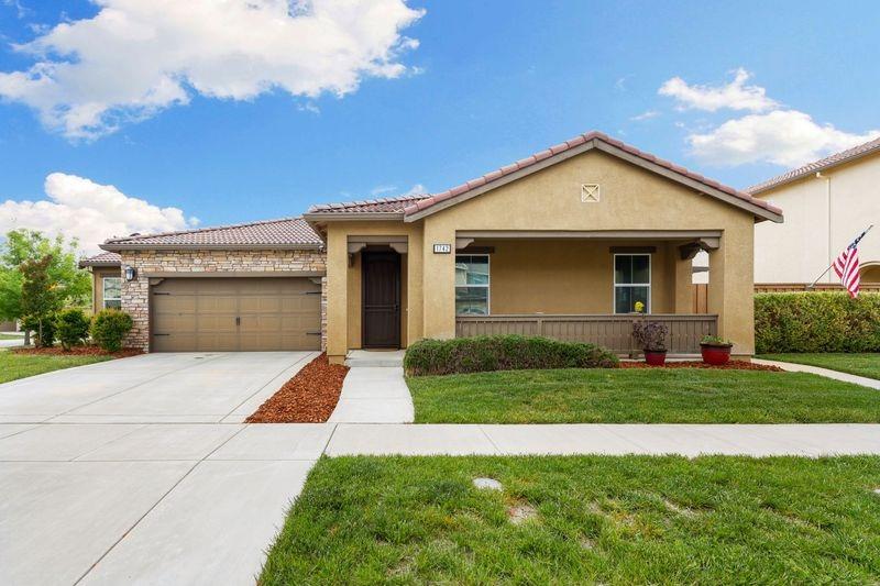 Photo of 1742 Jones St in Woodland, CA