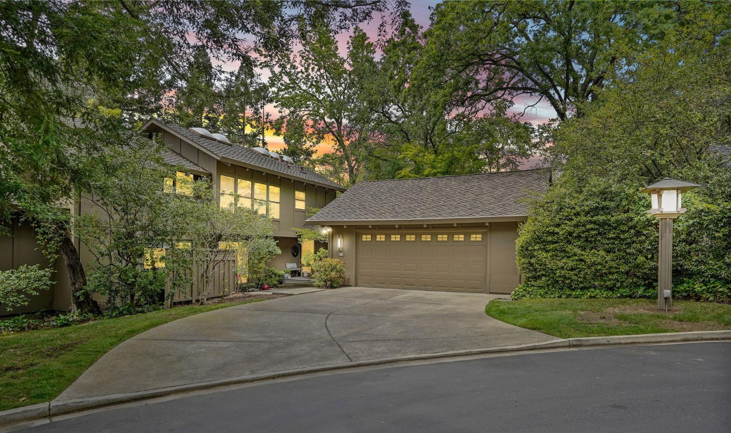 Photo of 76 Footbridge Pl in Carmichael, CA