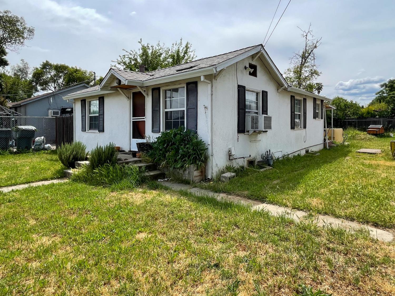 Photo of 9550 Q in Live Oak, CA