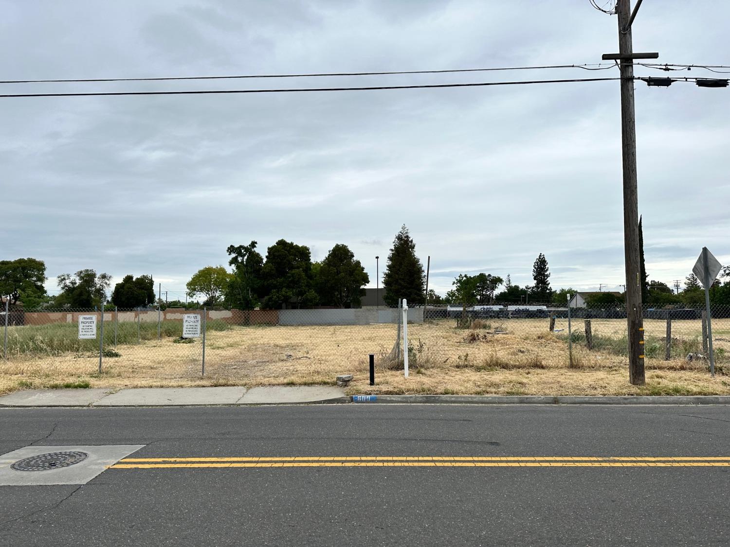 Photo of 600 E Coolidge Ave in Modesto, CA