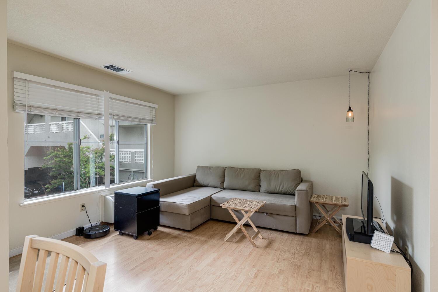 Photo #4: 223036067 Listing 