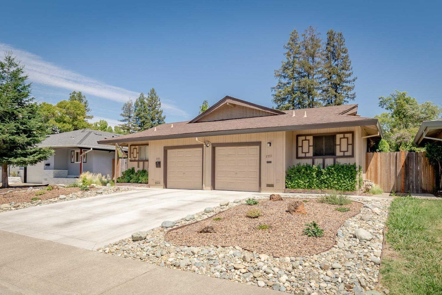 Photo of 2331-2333 Ramon Dr in Sacramento, CA