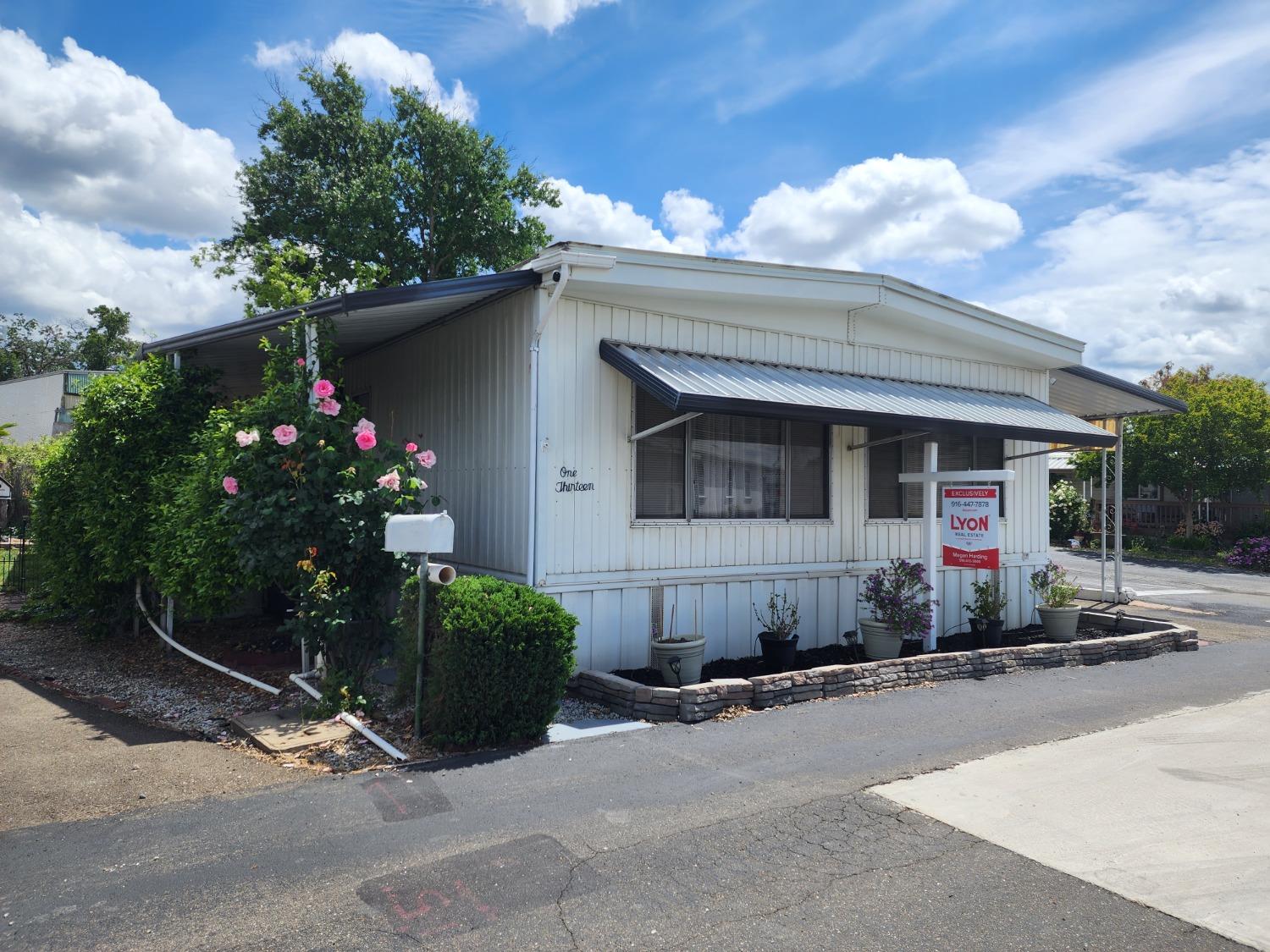Photo of 113 Cambria Cir in Citrus Heights, CA