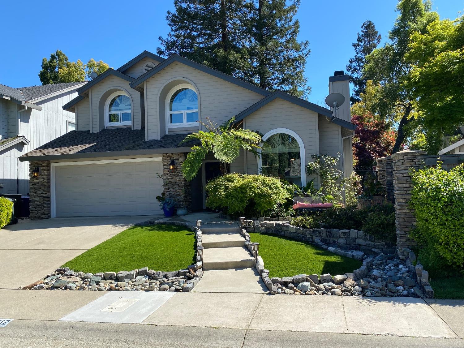 Photo of 2912 Trigo Wy in Sacramento, CA