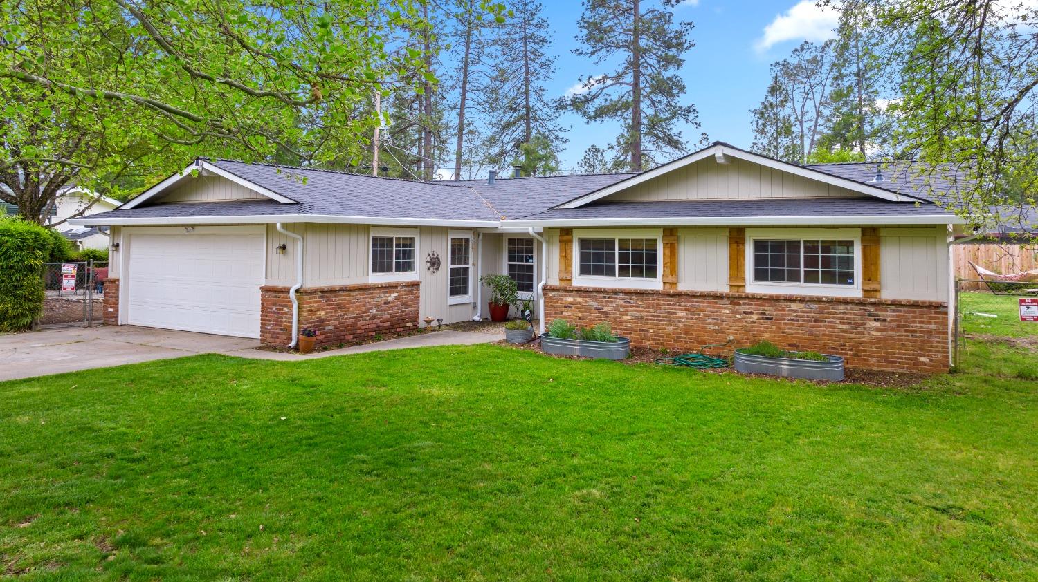Detail Gallery Image 1 of 1 For 13354 Curtis Ln, Grass Valley,  CA 95949 - 3 Beds | 2 Baths