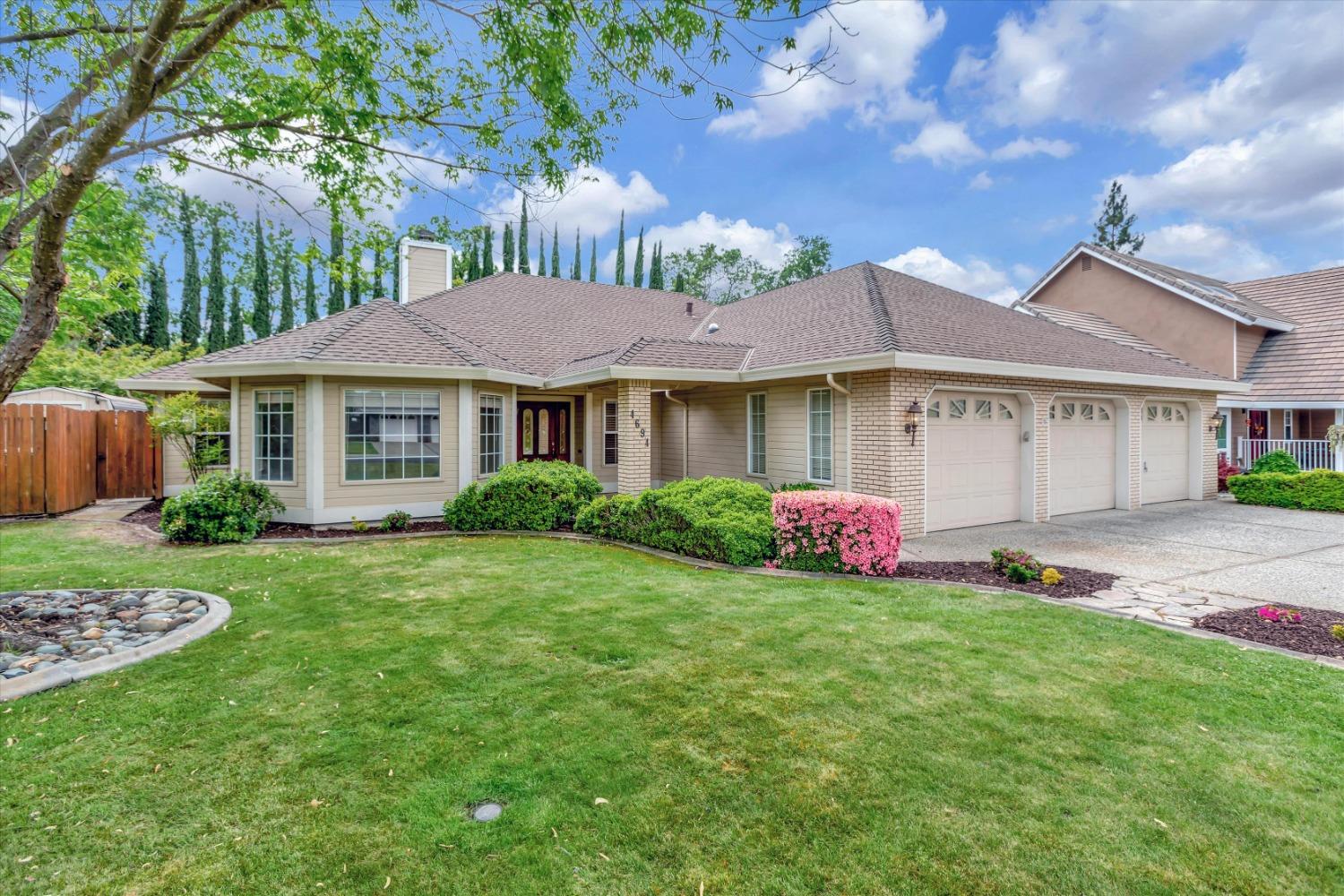 Photo of 4694 Rolling Oaks Dr in Granite Bay, CA