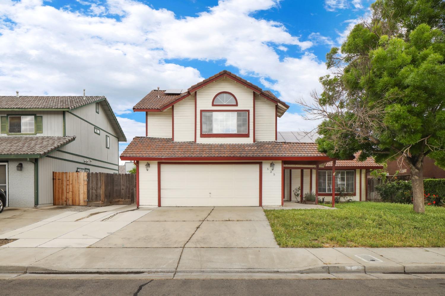 Detail Gallery Image 1 of 1 For 525 Elmwood Dr, Los Banos,  CA 93635 - 4 Beds | 3 Baths