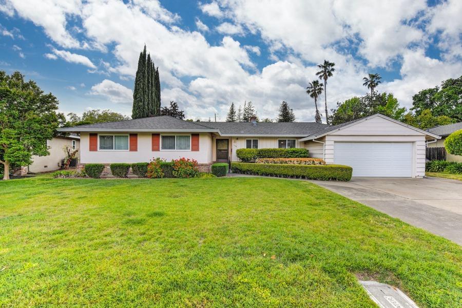 Photo of 1108 Theo Wy in Sacramento, CA