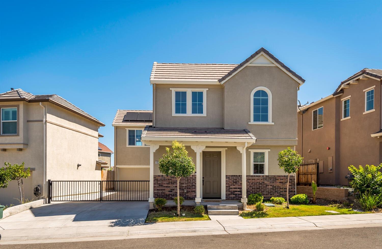 Photo of 1054 Bridlewood Dr in Rocklin, CA