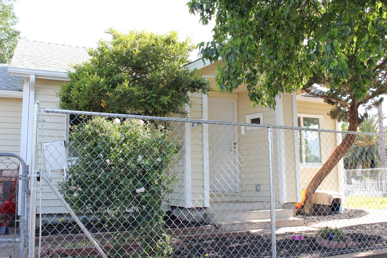 Photo of 850 Dixieanne Ave in Sacramento, CA