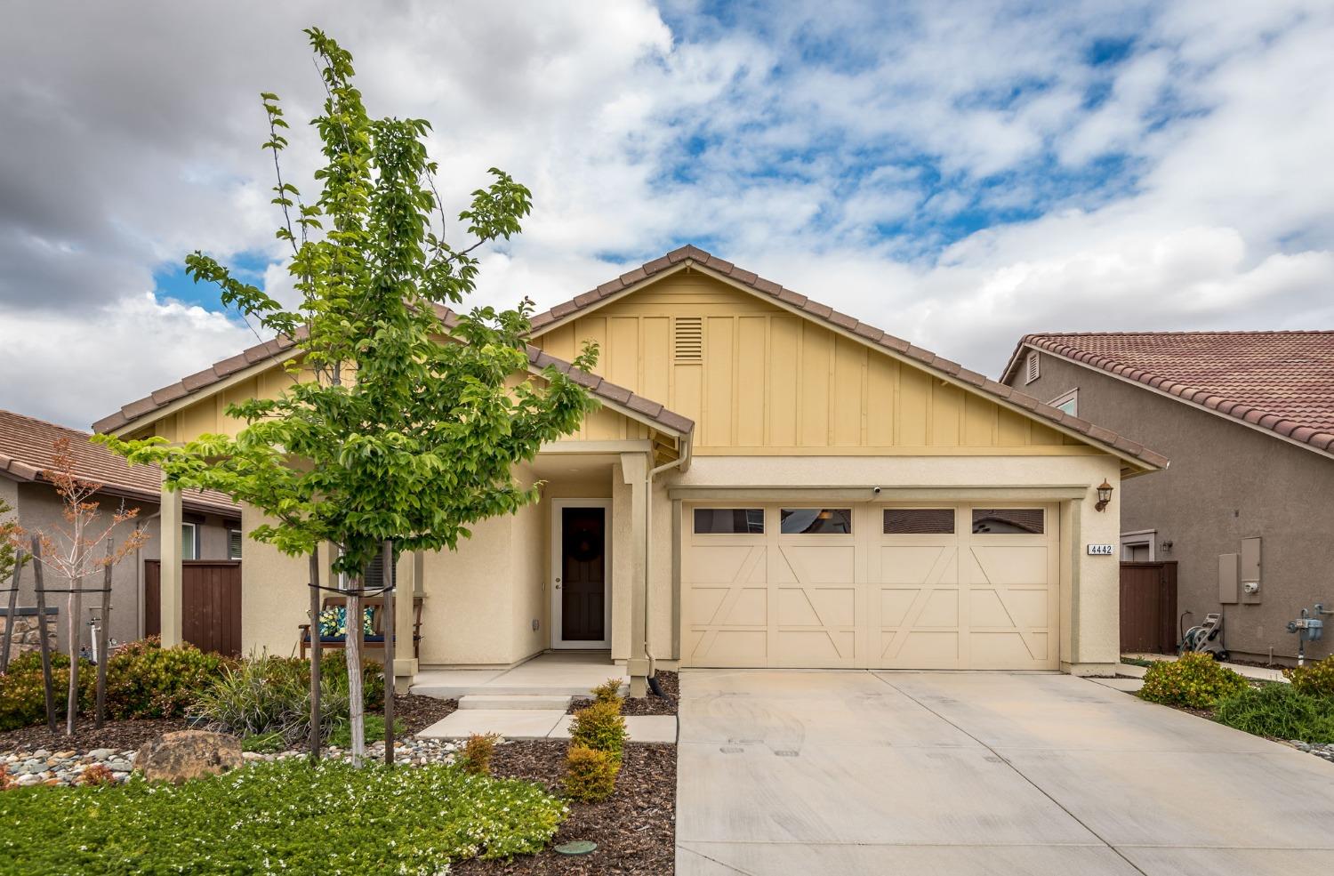 Photo of 4442 Flannelbush Dr in Folsom, CA