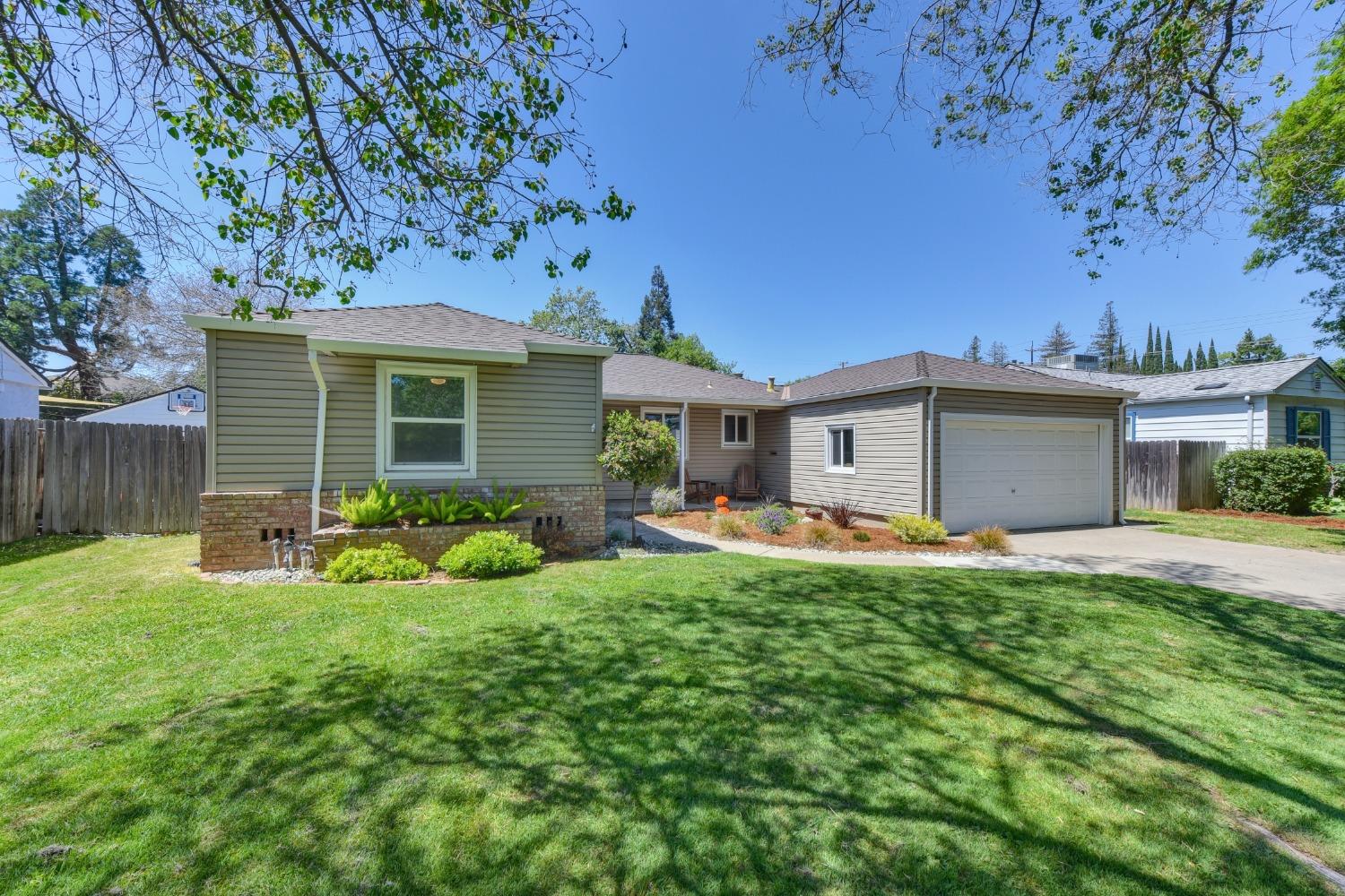 Photo of 3712 Laguna Wy in Sacramento, CA