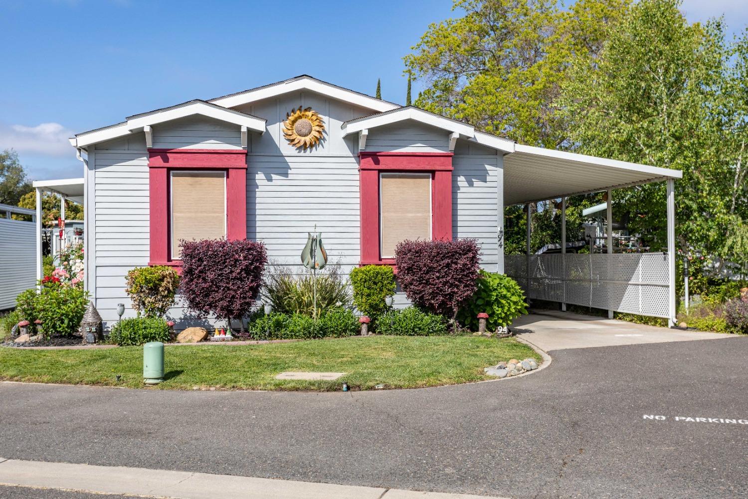 Photo of 94 Monterey Ln in Folsom, CA