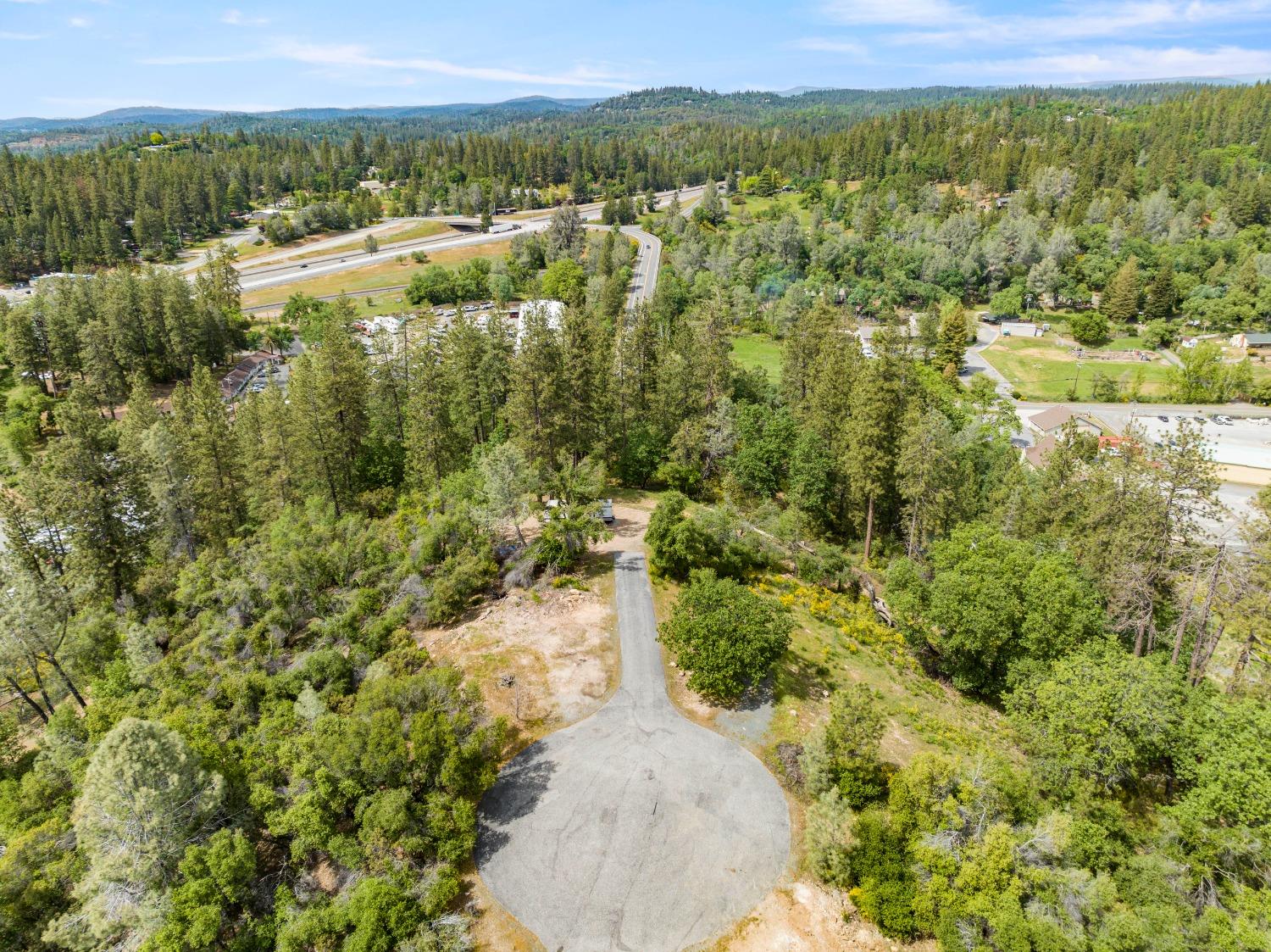 Cuckoo Court, Applegate, California image 13