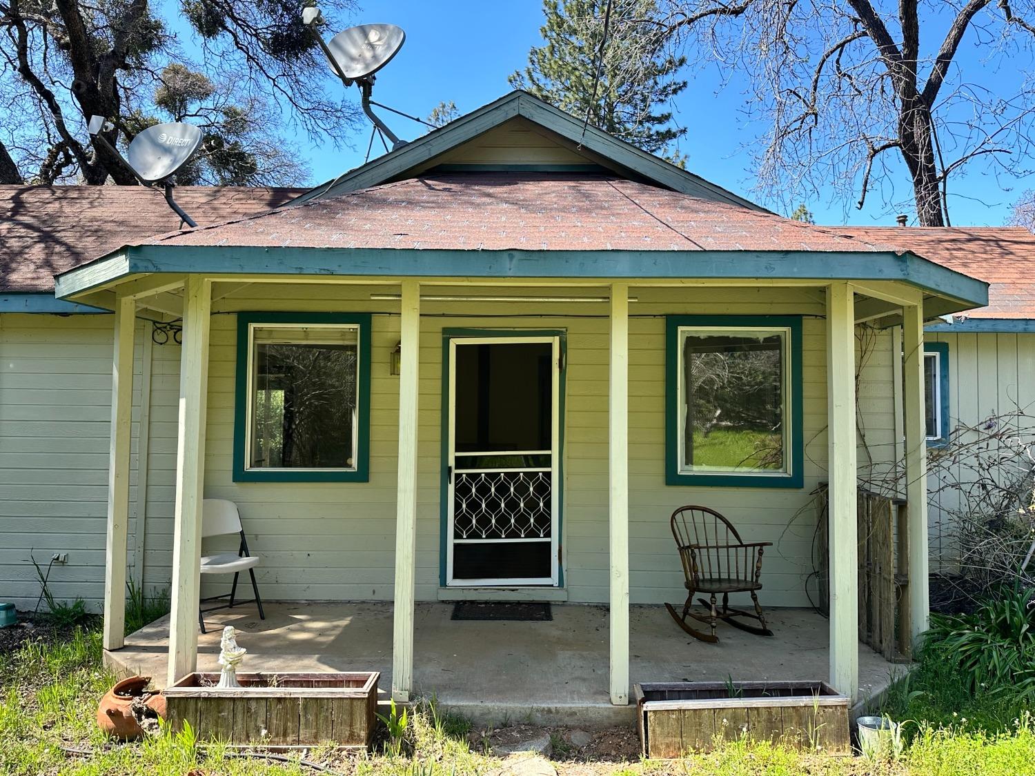 Photo of 23700 Pleasant Valley Rd in North San Juan, CA