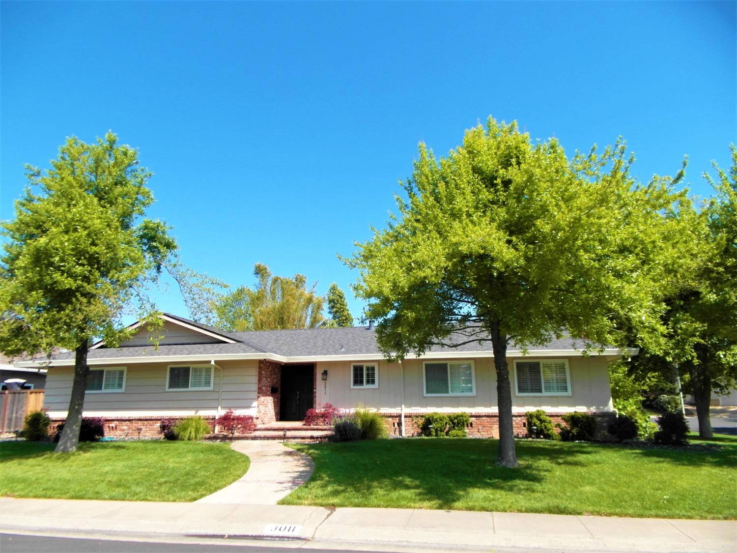 Photo of 3011 Latham Dr in Sacramento, CA