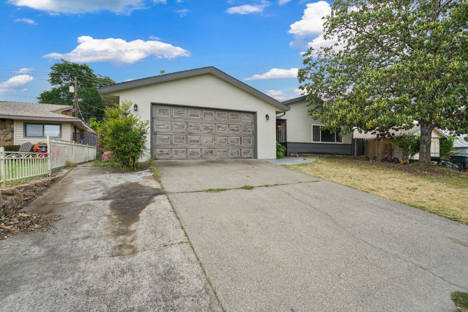 Photo of 5825 Larry Wy in North Highlands, CA