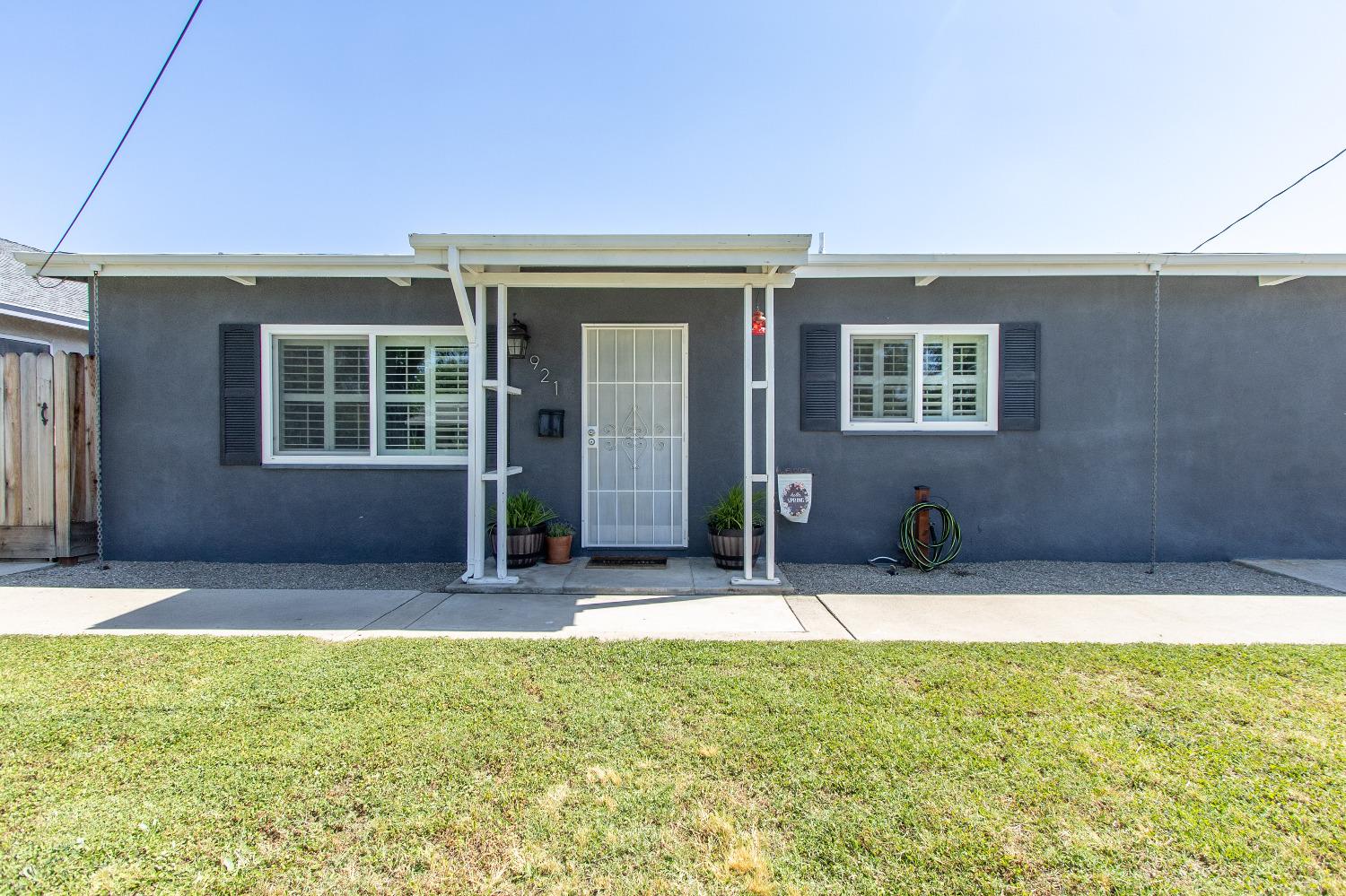 Detail Gallery Image 1 of 1 For 921 S Rose St, Turlock,  CA 95380 - 2 Beds | 1 Baths