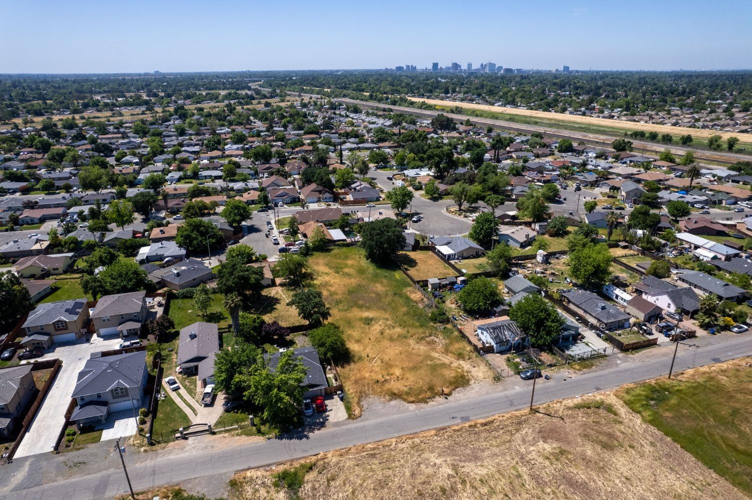 Photo of 100 Ford Rd in Sacramento, CA